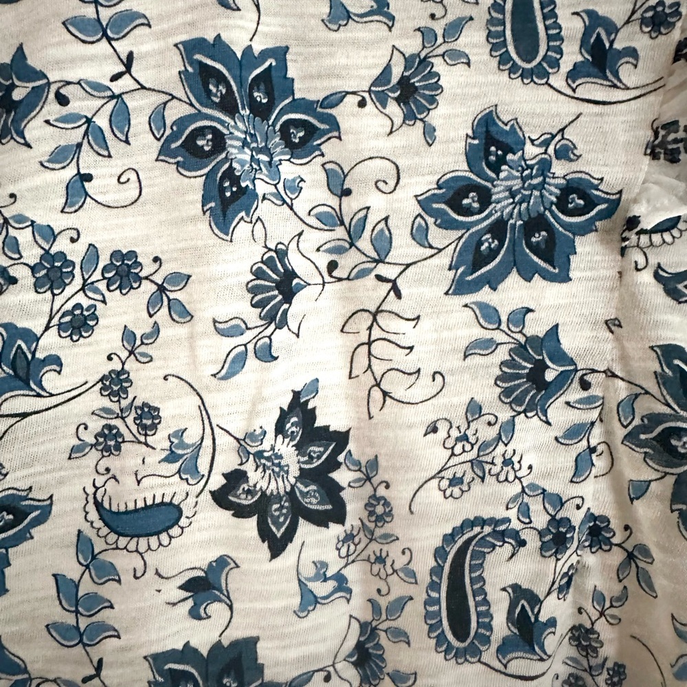 Lucky Brand NWOT cap sleeve top with ruffle details white/blue print size S - Picture 9 of 10